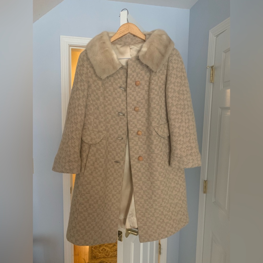 Beautiful Early 1960s Mink Fur Coat